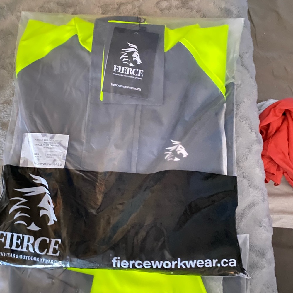 Men’s xl rain work gear! Top of the line still in package